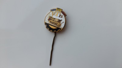 Insigna UTB anii 60 foto