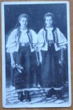Cumpara ieftin Carte postala ; Fete din Palos , judetul Tarnava Mare , interbelica