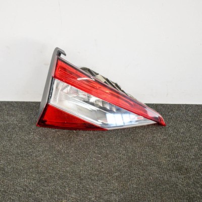 Lampa haion st&amp;acirc;nga SKODA SUPERB III Estate 3V5 2016 OEM: 3V99453073V9945307A3V9945307B3V9945307C 3821363 foto