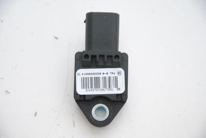 Senzor de impact lateral dreapta MERCEDES-BENZ A W169 2007 OEM: A1698202226 2358127