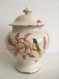 Urna veche ceramica pictata manual, decor flori si pasare, 21 cm inaltime