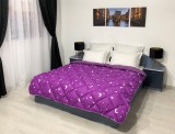 Pilota iarna matlasata &quot;Luna si Stele&quot; Coneltex, dimensiuni 180x210 cm, culoare mov, umplutura fibra siliconizata antialergica, densitate 350 g/mp