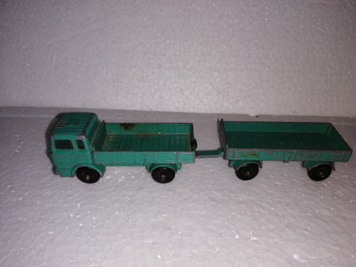 bnk jc Lesney Matchbox no 1 + 2 - Mercedes Truck + Trailer