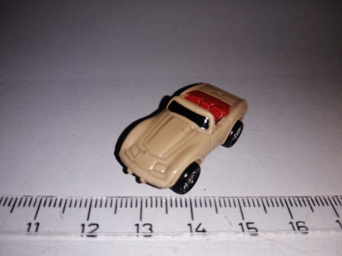 bnk jc Micro Machines Chevrolet &#039;75 Corvette Convertible - Sun Color Changers