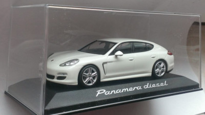 Macheta Porsche Panamera Diesel 2009 alb - Minichamps 1/43 foto