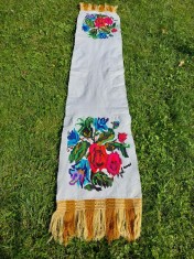 **Stergar vechi taranesc, Maramures, cusut de mana pe panza, model floral, viu colorat, tindeu, marime mare - 220x 46cm