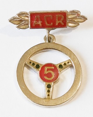 INSIGNA ACR 5 ANI AUTOMOBIL CLUBUL CLUB ROMAN AUTO AUTOTURISM foto