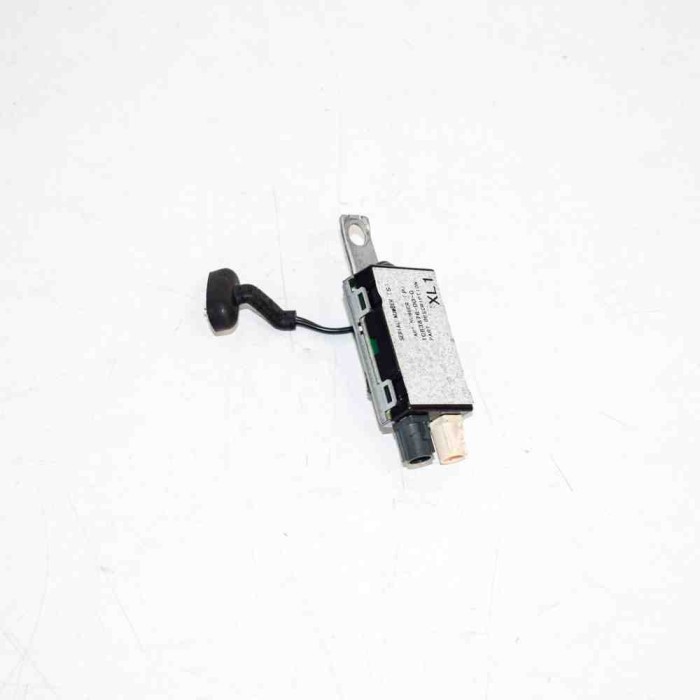Amplificator de antena TESLA MODEL X 2017 OEM: 1063876-00-C