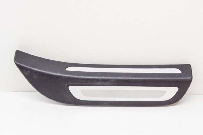 Ornament prag dreapta spate AUDI Q5 8R 2011 OEM: 8R0853376 11586191