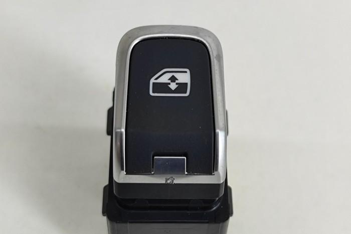 Buton geam ușă dreapta spate AUDI A3 Sportback 8VA, 8VF 2018 OEM: 8V0959855C | 22591927