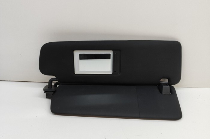 Parasolar dreapta PORSCHE CAYENNE 92A 2015 OEM: 7P0.857.552.D,7P0857552D 22368057