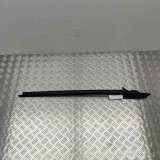 Ornament vertical parbriz dreapta BMW 4 Cabrio F33, F83 2016 OEM: 7296010