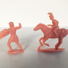 Lot 2 figurine Polonia (?) soldati romani, plastic, anii 70-80, jucarie colectie