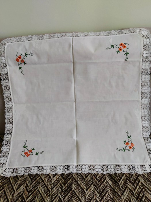 Față de masă vintage, broderie manuală