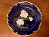 PLATOU DIN PORTELAN COBALT- CU MARCAJ IRIS CLUJ D30CM