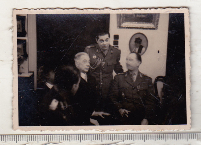 bnk foto G-ral Gh Athanasescu la un eveniment monden 1943