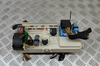 Modul panou de siguranțe VOLVO V50 MW 2010 OEM: 31296881,5190968A2 | 31962716 foto