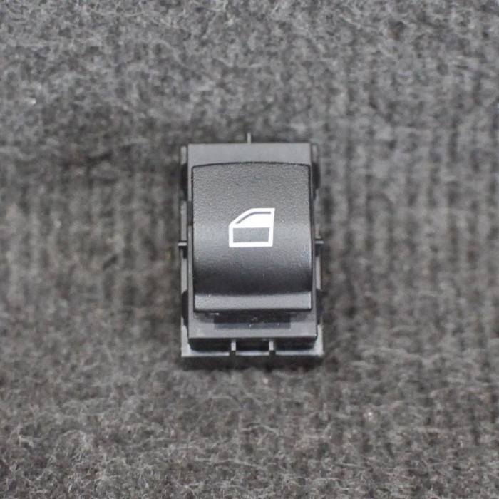 Buton geam ușă st&acirc;nga spate BMW X4 F26 2015 OEM: 9267078 1982265