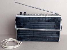 Radio portabil romanesc GLORIA 2 - TEHNOTON, nefunctional, se vinde pentru piese