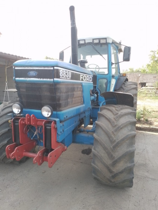 Tractor ford 8830