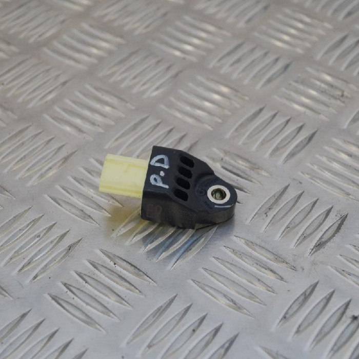 Senzor de impact lateral dreapta TOYOTA VERSO S _P12_ 2013 OEM: 89831-52020 2232670