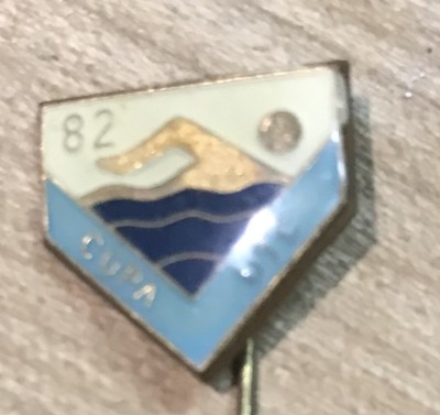 Insigna CUPA 1982 INOT foto