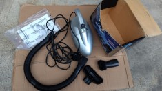 Aspirator auto portabil mic 600W 220V cu accesorii