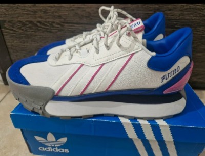 ADIDAS dama foto
