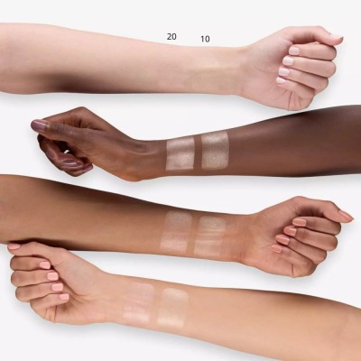 Essence Iluminator GIMME GLOW LUMINOUS HIGHLIGHTER 10 Glowy Champagne foto
