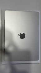 V&acirc;nd Macbook Air 13 ,Cip M4,16Gb de memorie,256Gb de stocare ,nou!