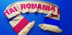 D9 M5 2 - sport - fotbal - fular de colectie - culorile echipei nationale - HAI ROMANIA