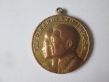 Rara! Filipine medalia aniversara placata cu aur:Inaugurarea presedindelui Ferdinand Marcos si a sotiei sale Imelda 1965,diam:35 mm,greutate:23 grame
