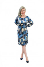 Rochie de toamna, cu un model de patratele, albastra foto
