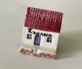 Căsuța &icirc;n miniatură din ceramică smălțuită, pictată manual, Grecia