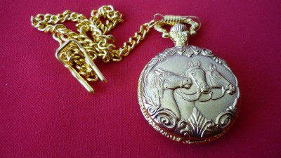 CEAS DE BUZUNAR QUARTZ NEFOLOSIT foto