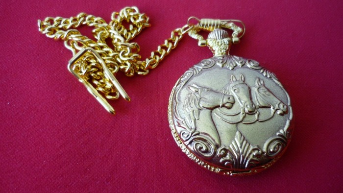 CEAS DE BUZUNAR QUARTZ NEFOLOSIT