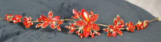 Diadema Auriu cu Flori si pietricele Rosii foto
