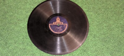 PLACA GRAMOFON / PATEFON. ODEON ALASKA / FOXTROT / DAJO BELA foto