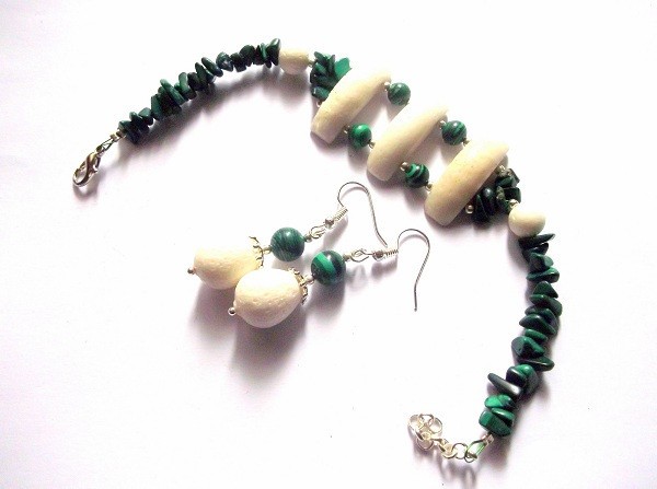 set cu coral alb si malachit 44189