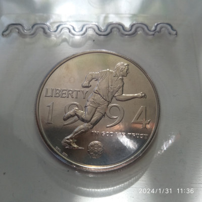 -Y- MONEDA AMERICA 1/2 DOLLAR 1994 ( CU-NI ) CAMPIONATUL MONDIAL DE FOTBAL UNC foto