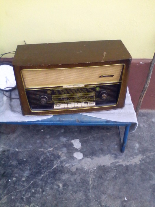 Radio vechi pe Lampi Nordmende Othello