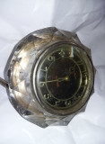 Ceas de masa URSS,marca Majak Carcasa de cristal de Semineu,colectie,T.GRATUIT, 38, Rosu