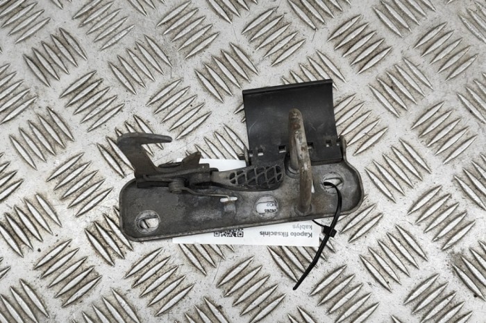 VW PASSAT Variant B7 365 2014 OEM: 3AA823480 SKU: 30781526