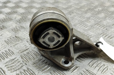 Suport motor dreapta PORSCHE Taycan 2022 OEM: 9J1226A | 31641813 foto