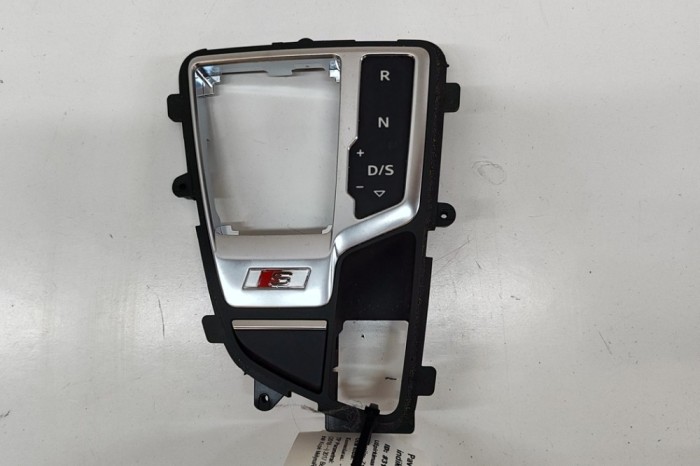 Indicator de schimbare a treptelor de viteză AUDI A5 F53 2017 OEM: 8W2713111B 31223507