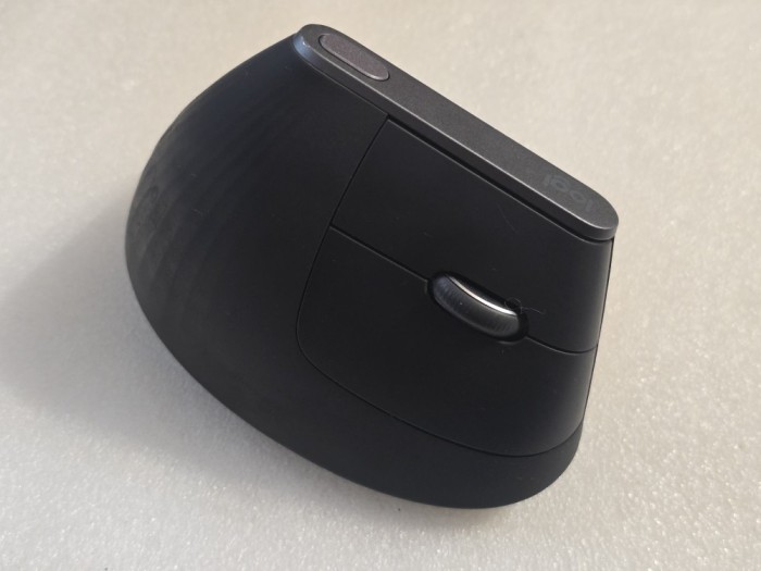 Mouse bluetooth Logitech MX Vertical, Gri, 4000 DPI- poze reale