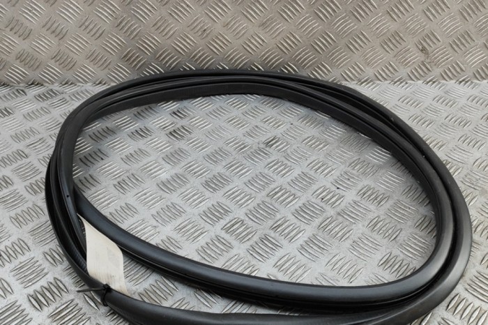 Garnitura ușă st&acirc;nga spate MAZDA CX-5 KF 2022 OEM: KB7W-68-913C | 30761754