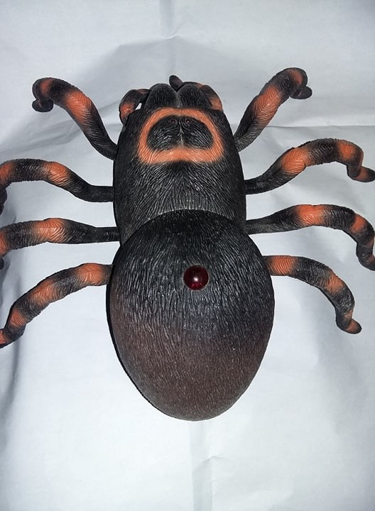 Jucarie Vintage din plastic-spider paianjen marima mare 30 cm,Stare  foto,T.GRATU | Okazii.ro