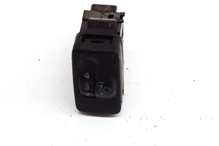 Comutator de reglare &icirc;nălțime faruri TOYOTA HILUX VII Pick-up _N1_, _N2_, _N3_ 2012 OEM: 134166,84152-0K010 18110188