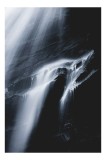 Tablou Canvas, "Cascadă nocturnă &icirc;n lumina lunii", Cascadă, Apă, Rocă, Lumină, Umbre, Flux, Natură, Grație, Contrast, Eleganță, 26 x 39 cm, CMCLASS